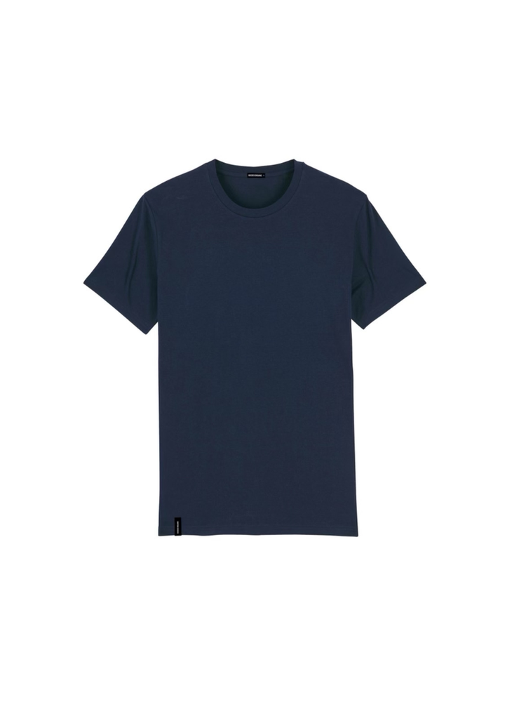 Økologisk navy T-shirt til mænd – klassisk pasform, dansk design og GOTS-certificeret, produceret i Portugal
